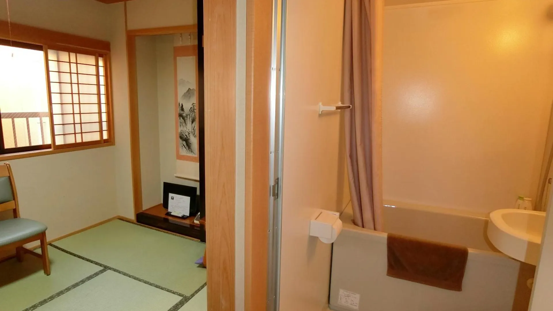 Ryokan Kyoraku Kyoto 3*,